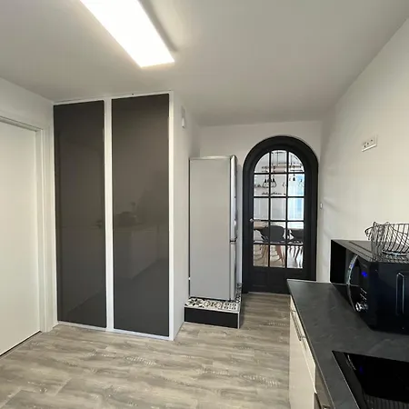 Appartement St Eloi 75m² *